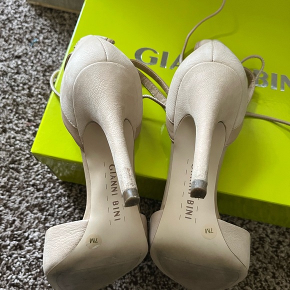 Gianni Bini Women's Cream Lace-Up Heels
Good Condition - Picture 4 of 5